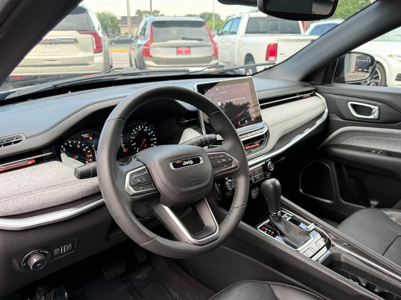 Jeep Compass Latitude Lux 4x4 2023
