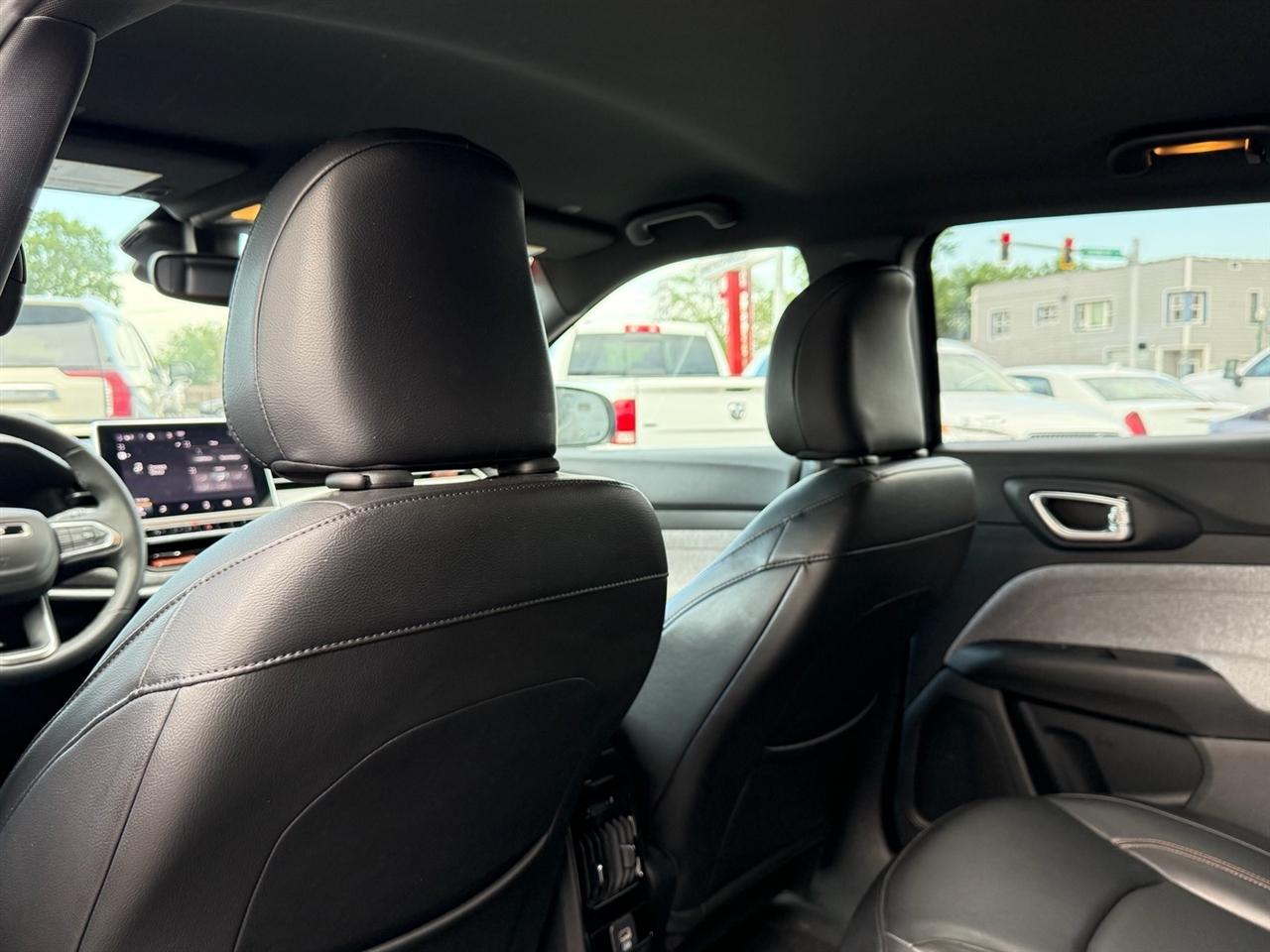 Jeep Compass Latitude Lux 4x4 2023