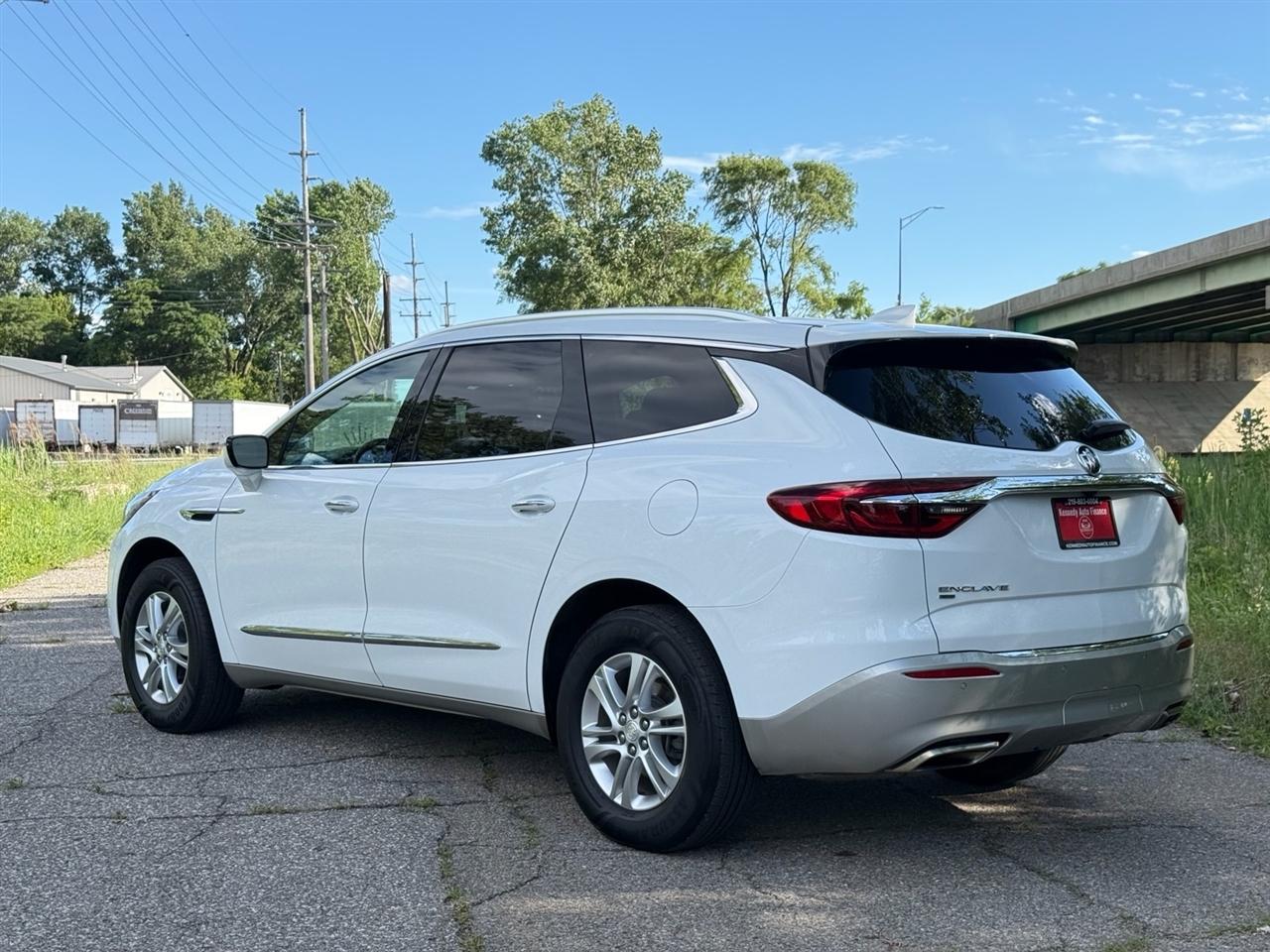 Buick Enclave AWD 4dr Essence 2021