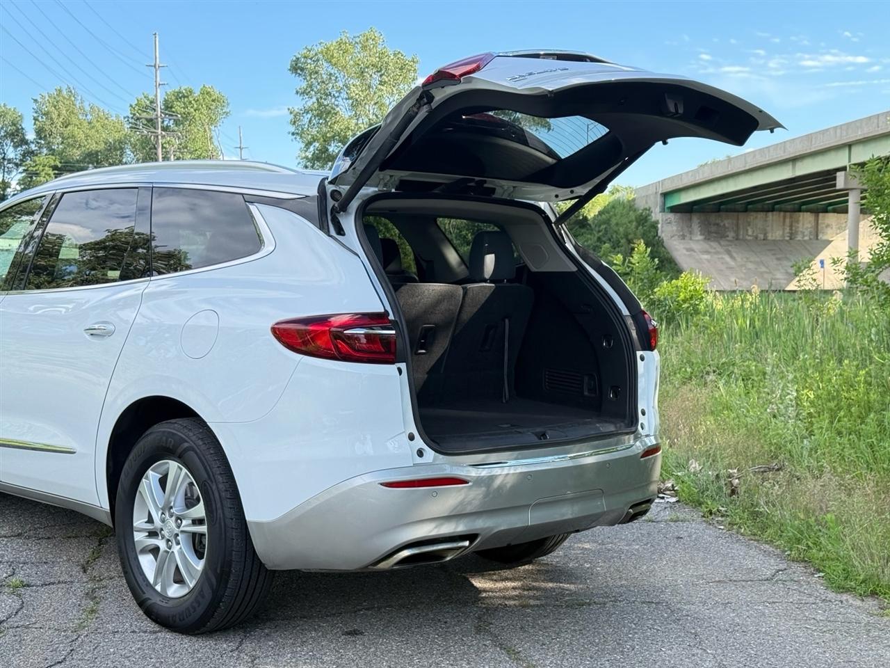 Buick Enclave AWD 4dr Essence 2021