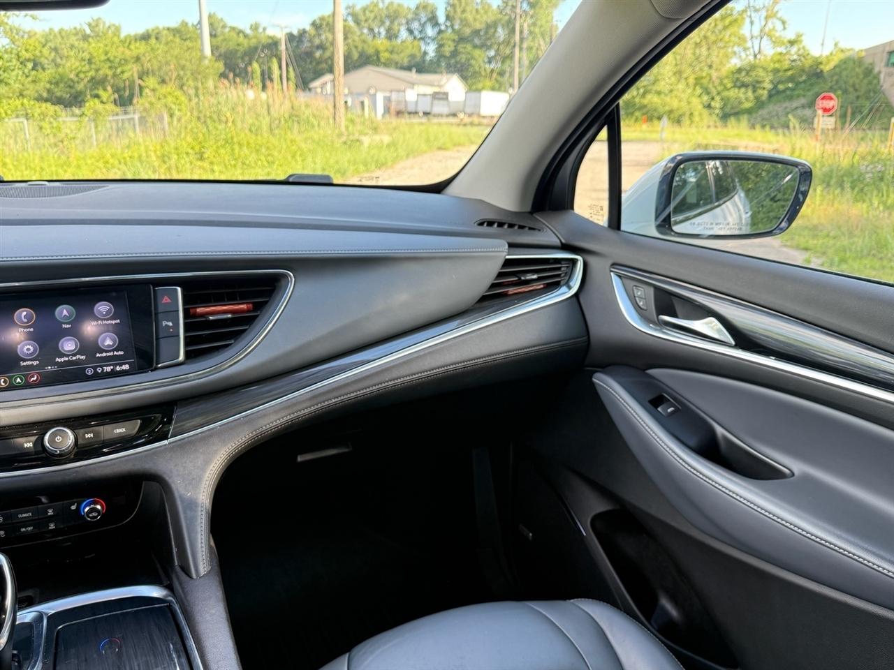 Buick Enclave AWD 4dr Essence 2021