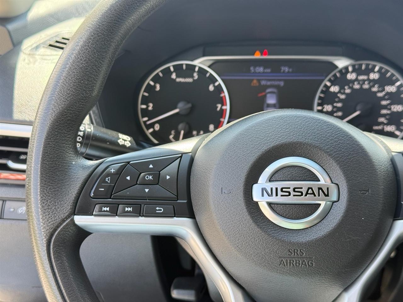 Nissan Altima 2.5 SV Sedan 2021