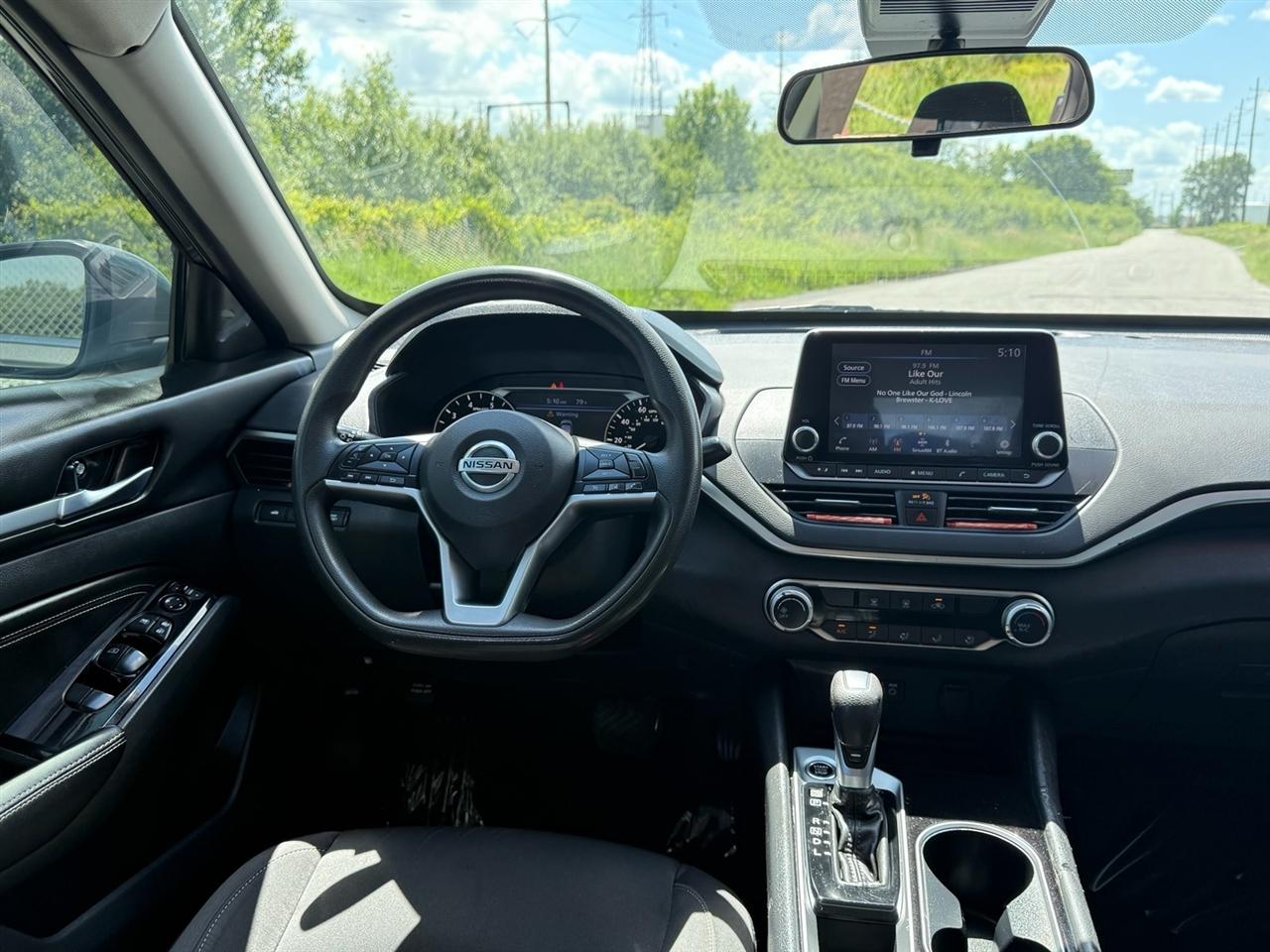 Nissan Altima 2.5 SV Sedan 2021