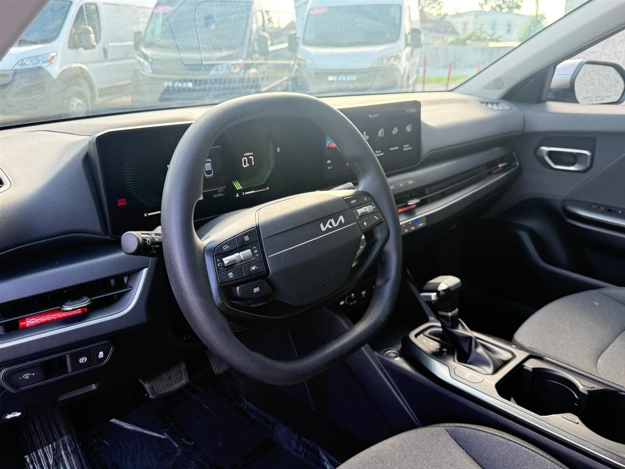 Kia K4 LXS FWD 2025