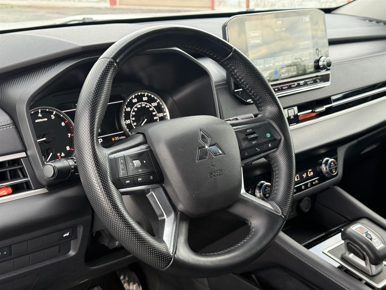 Mitsubishi Outlander SE FWD 2024