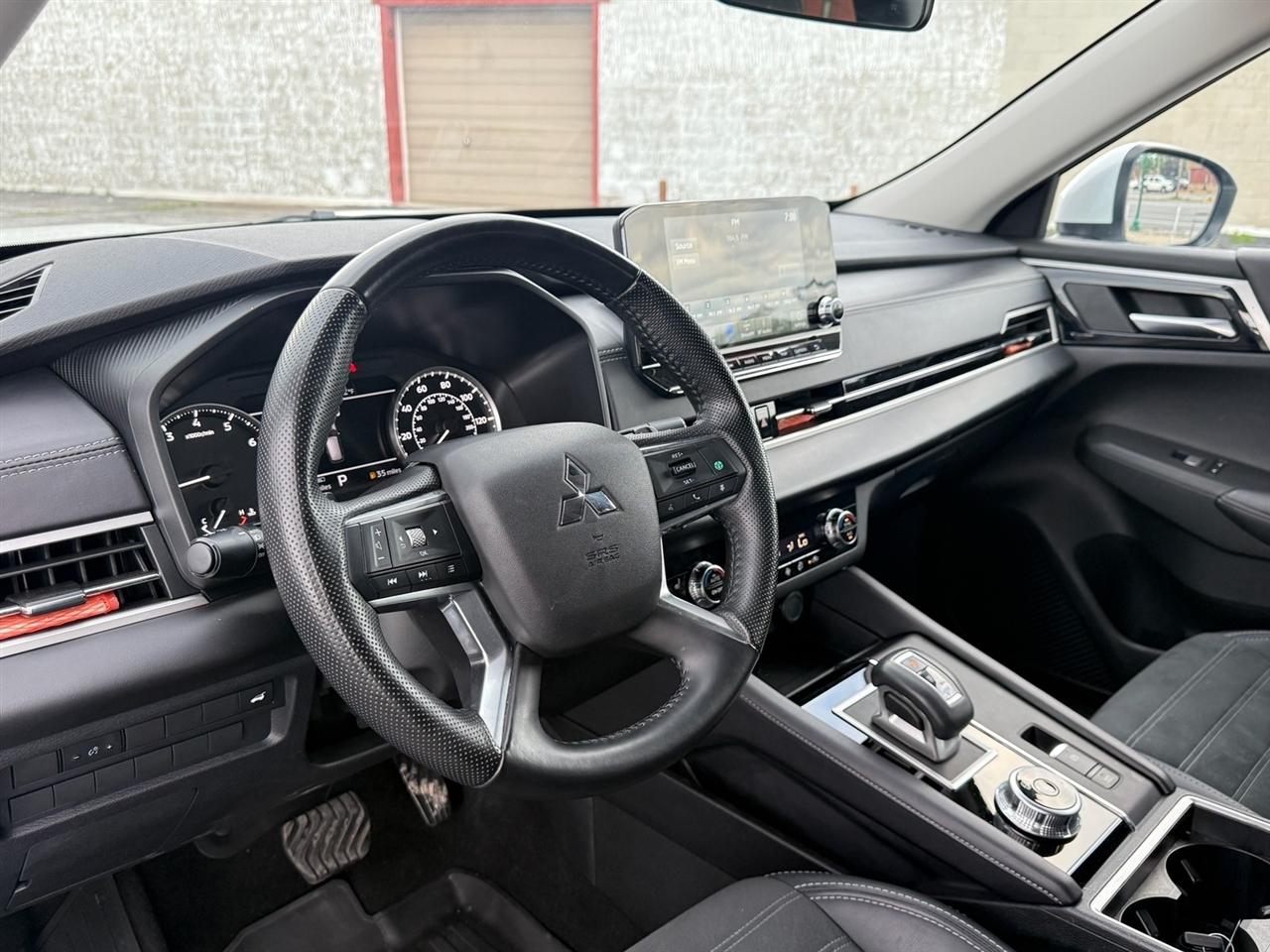 Mitsubishi Outlander SE FWD 2024