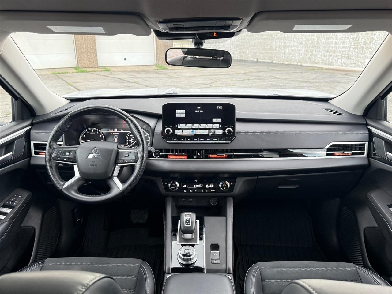 Mitsubishi Outlander SE FWD 2024