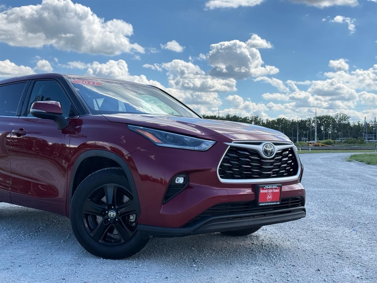 Toyota Highlander LE FWD (Natl) 2021