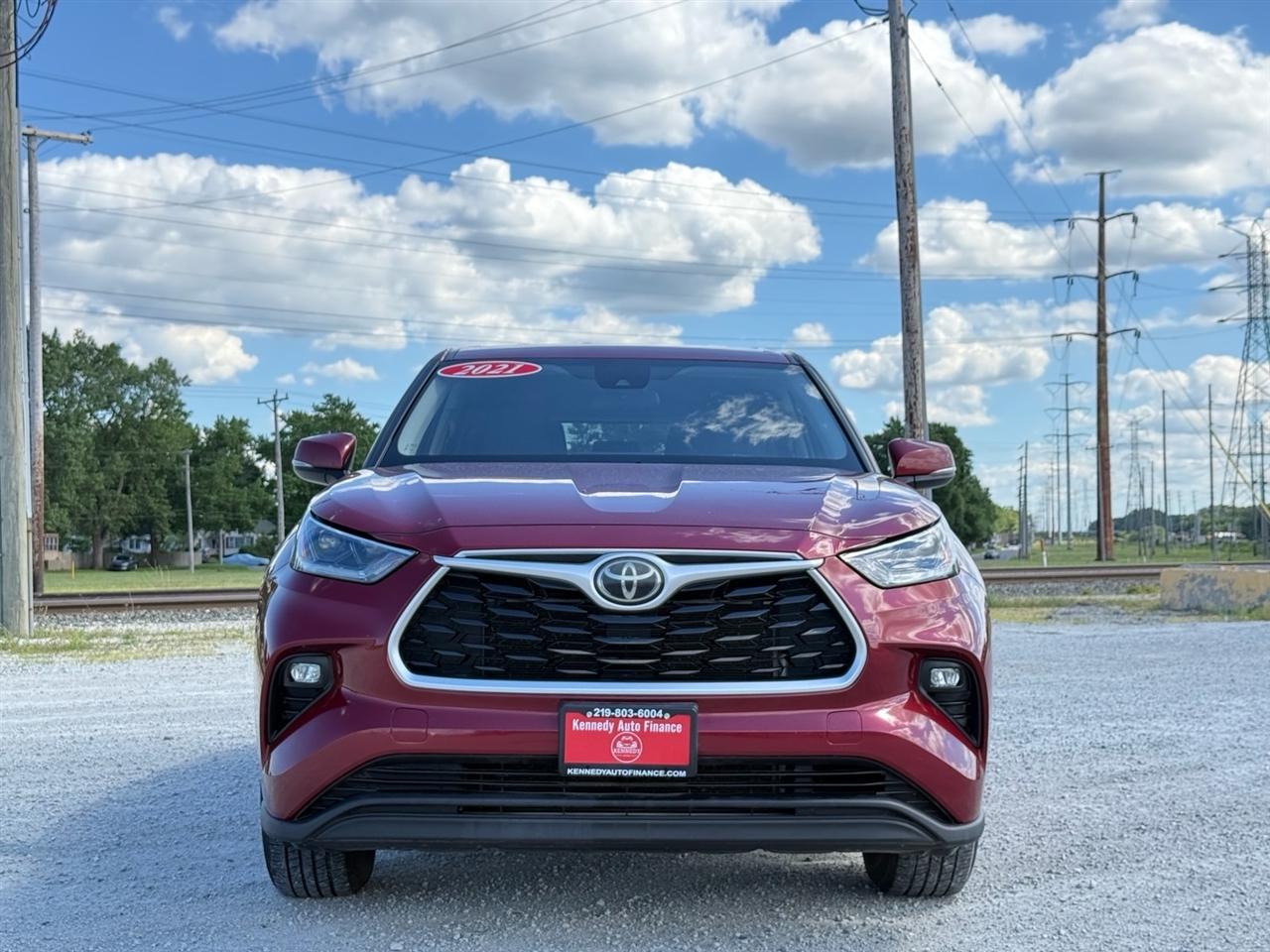 Toyota Highlander LE FWD (Natl) 2021