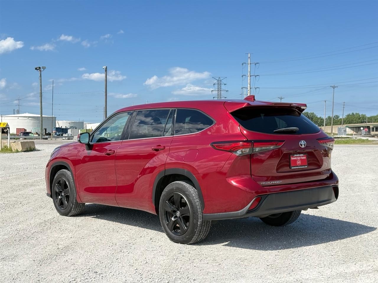 Toyota Highlander LE FWD (Natl) 2021