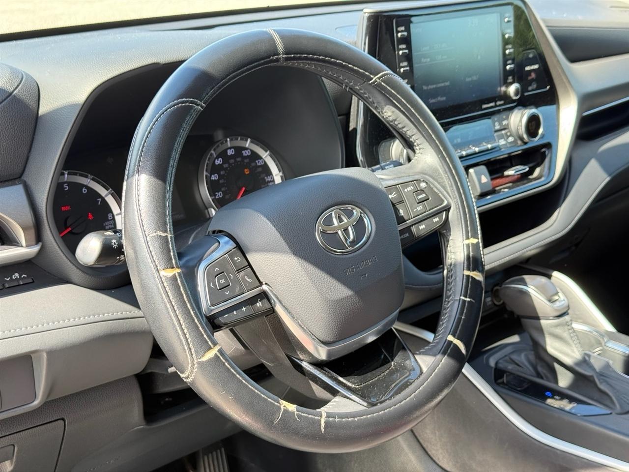 Toyota Highlander LE FWD (Natl) 2021