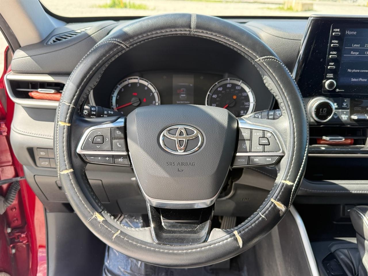 Toyota Highlander LE FWD (Natl) 2021