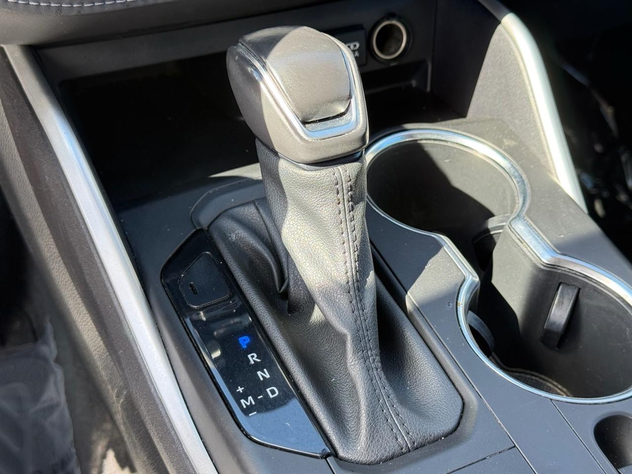 Toyota Highlander LE FWD (Natl) 2021