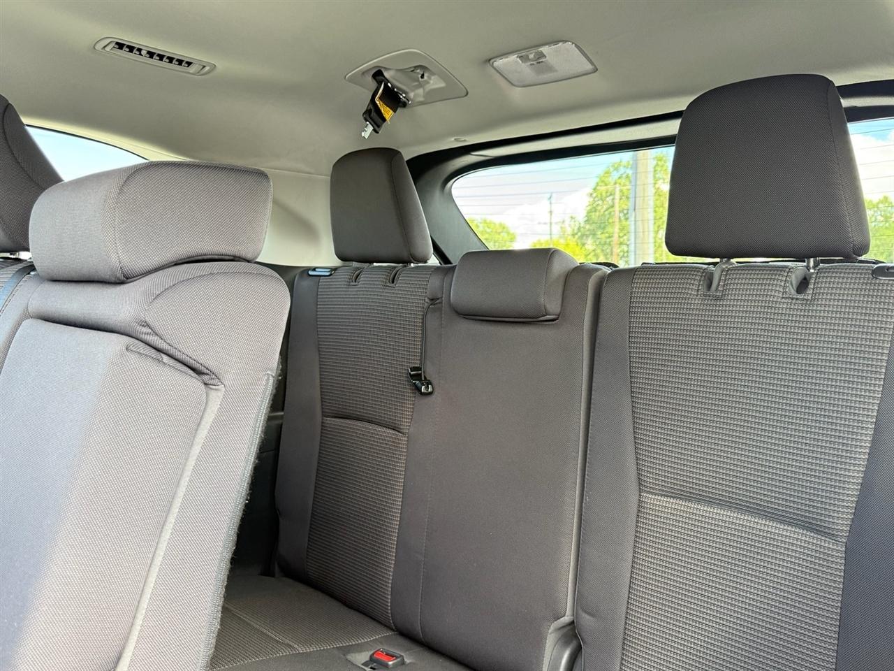 Toyota Highlander LE FWD (Natl) 2021