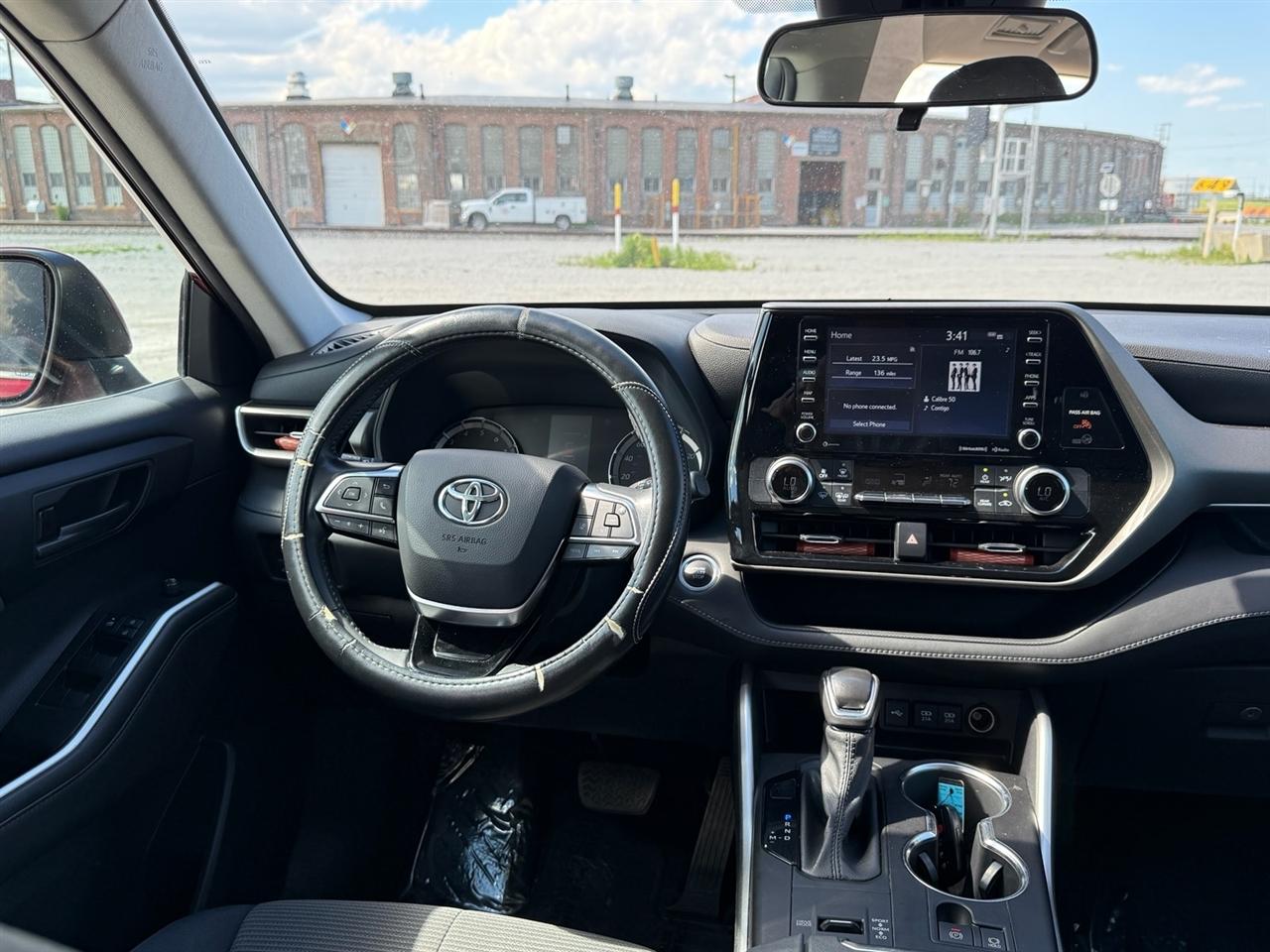 Toyota Highlander LE FWD (Natl) 2021
