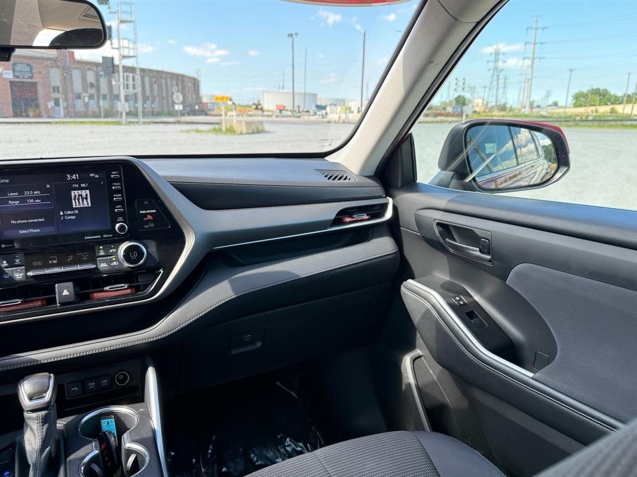 Toyota Highlander LE FWD (Natl) 2021
