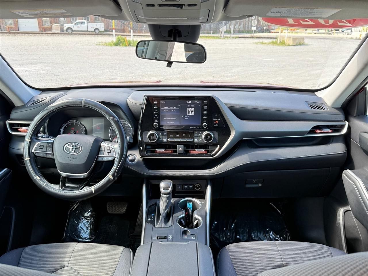Toyota Highlander LE FWD (Natl) 2021