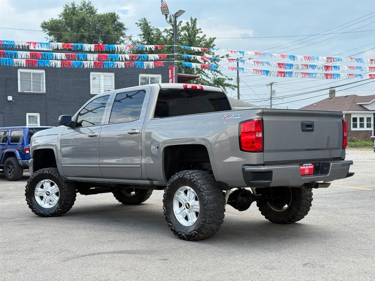 Chevrolet Silverado 1500 4WD Crew Cab 143.5" LT w/2LT 2017