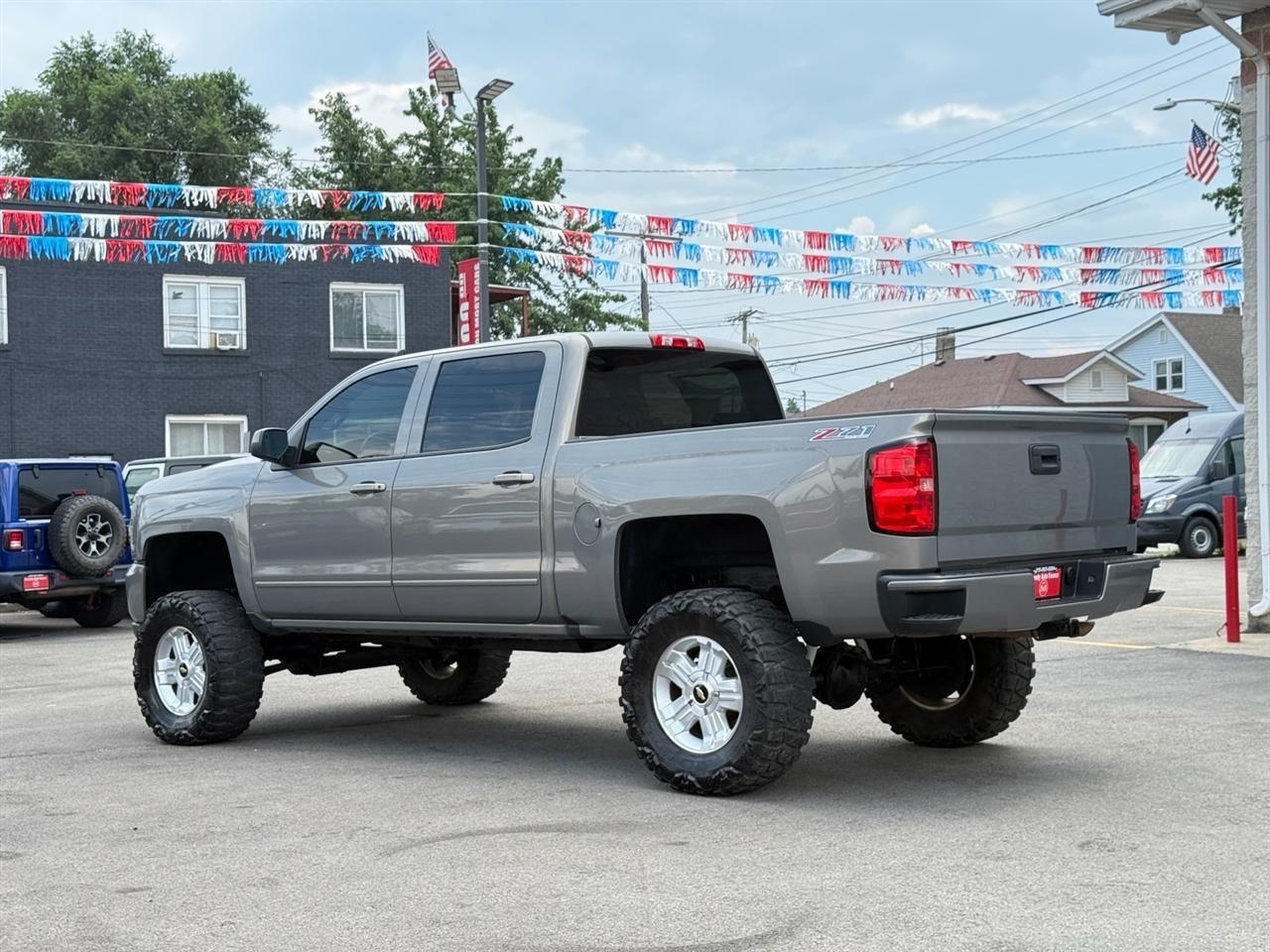 Chevrolet Silverado 1500 4WD Crew Cab 143.5" LT w/2LT 2017