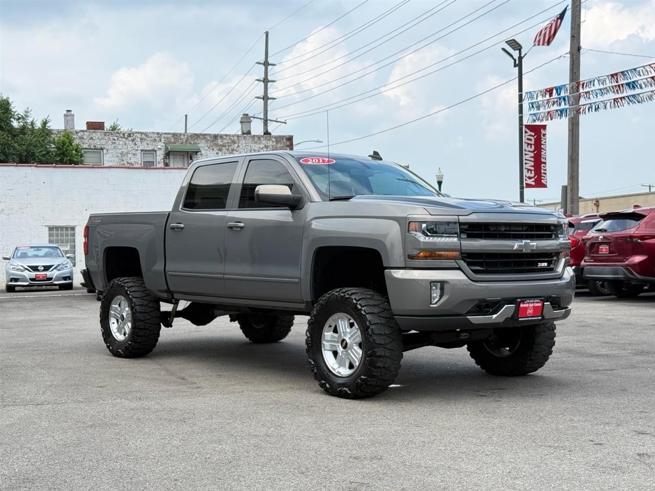 Chevrolet Silverado 1500 4WD Crew Cab 143.5" LT w/2LT 2017