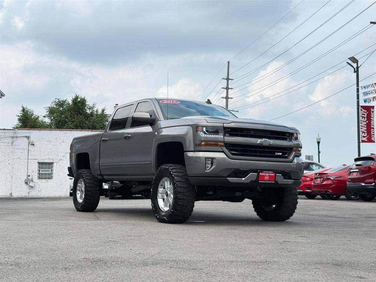 Chevrolet Silverado 1500 4WD Crew Cab 143.5" LT w/2LT 2017