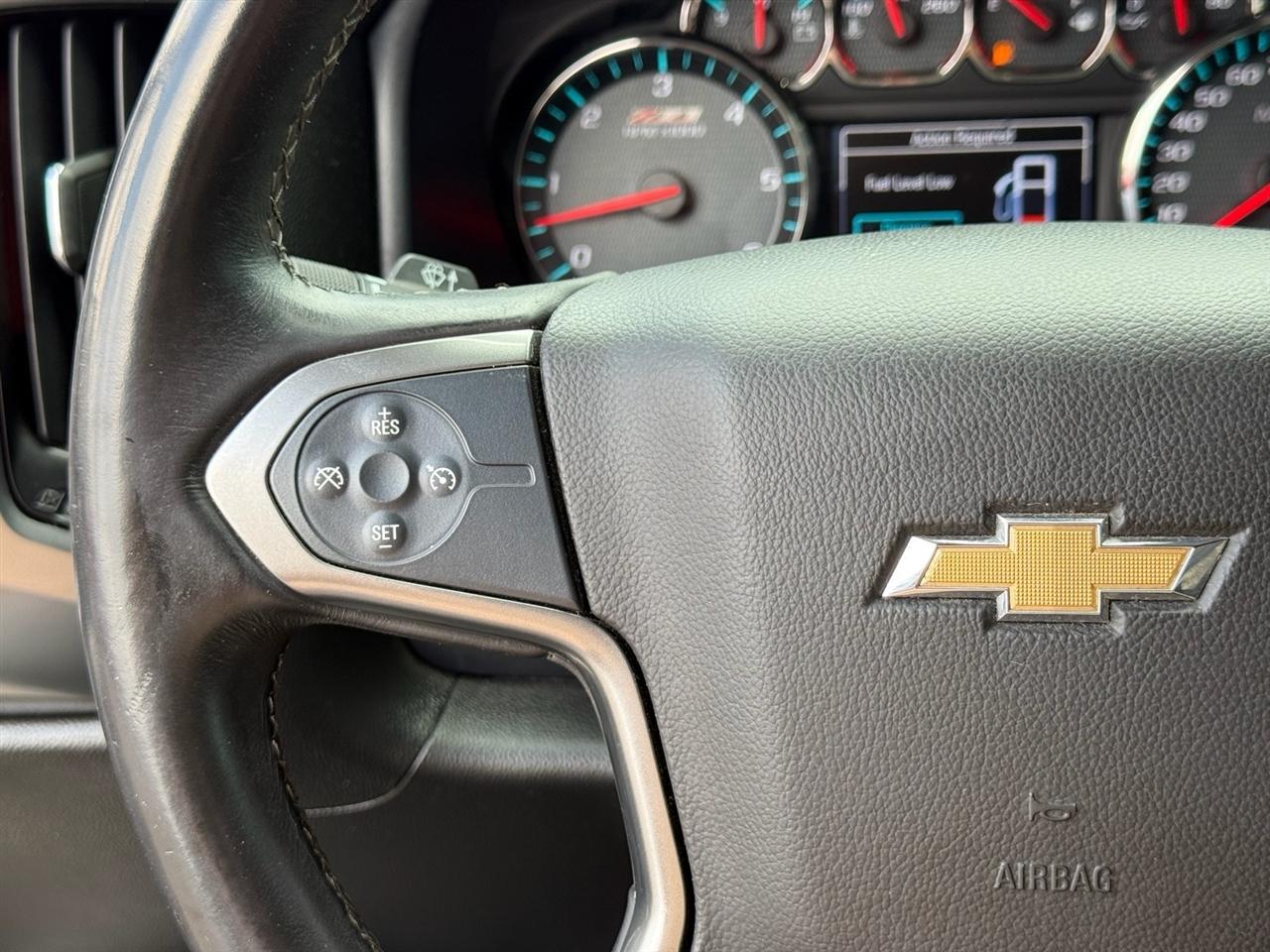 Chevrolet Silverado 1500 4WD Crew Cab 143.5" LT w/2LT 2017