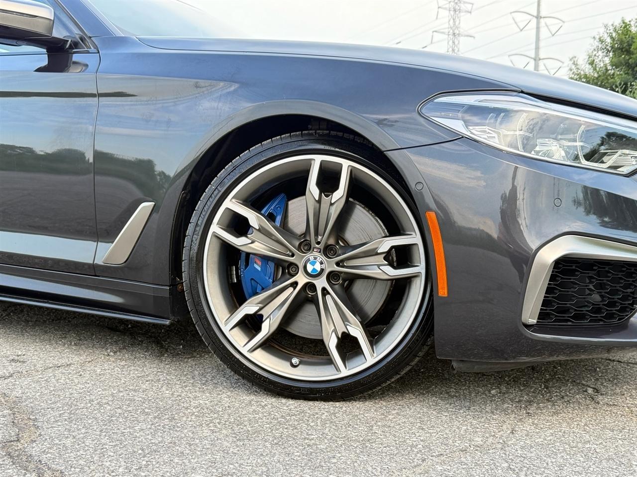 BMW 5 Series M550i xDrive Sedan 2020