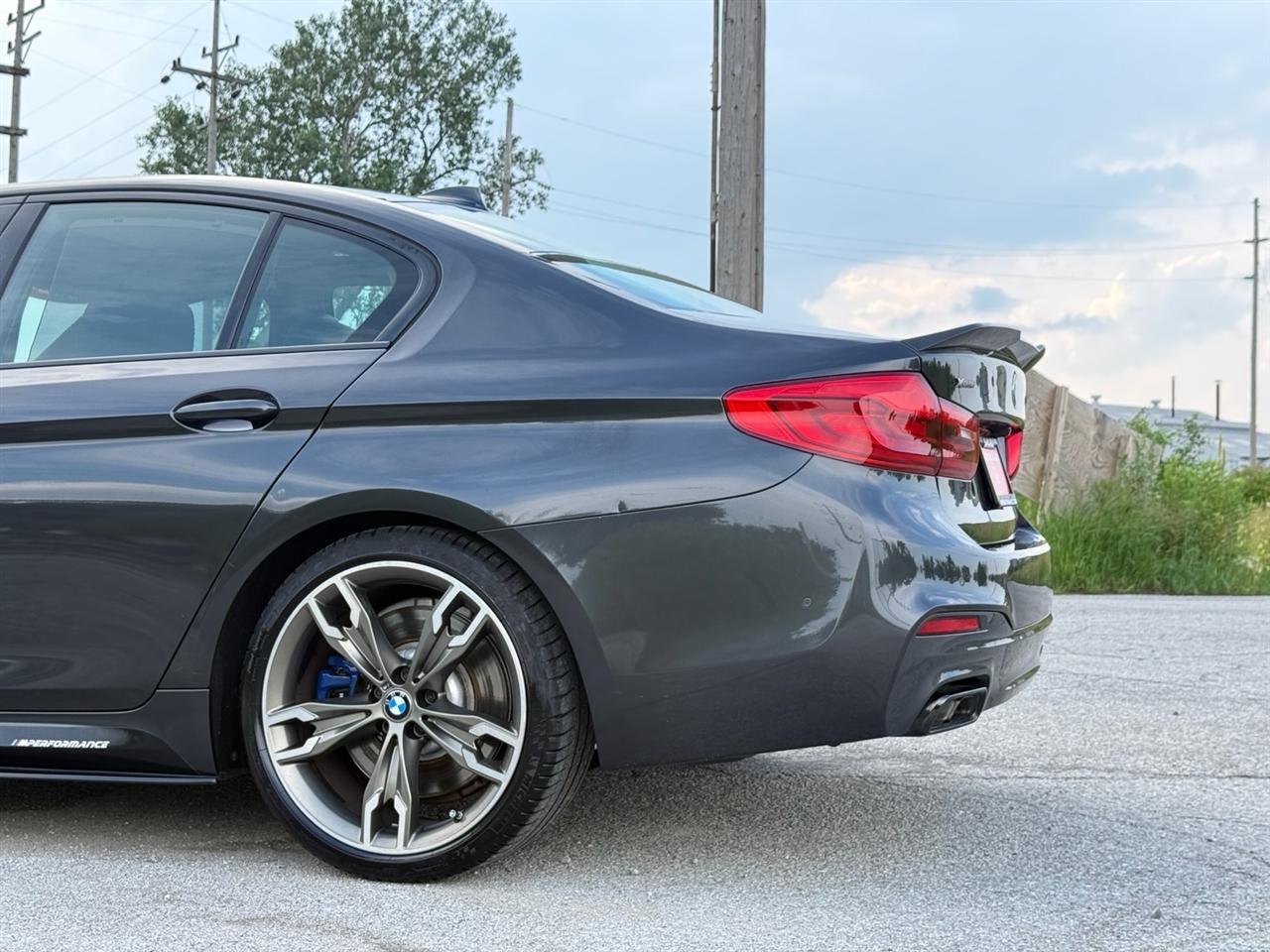 BMW 5 Series M550i xDrive Sedan 2020