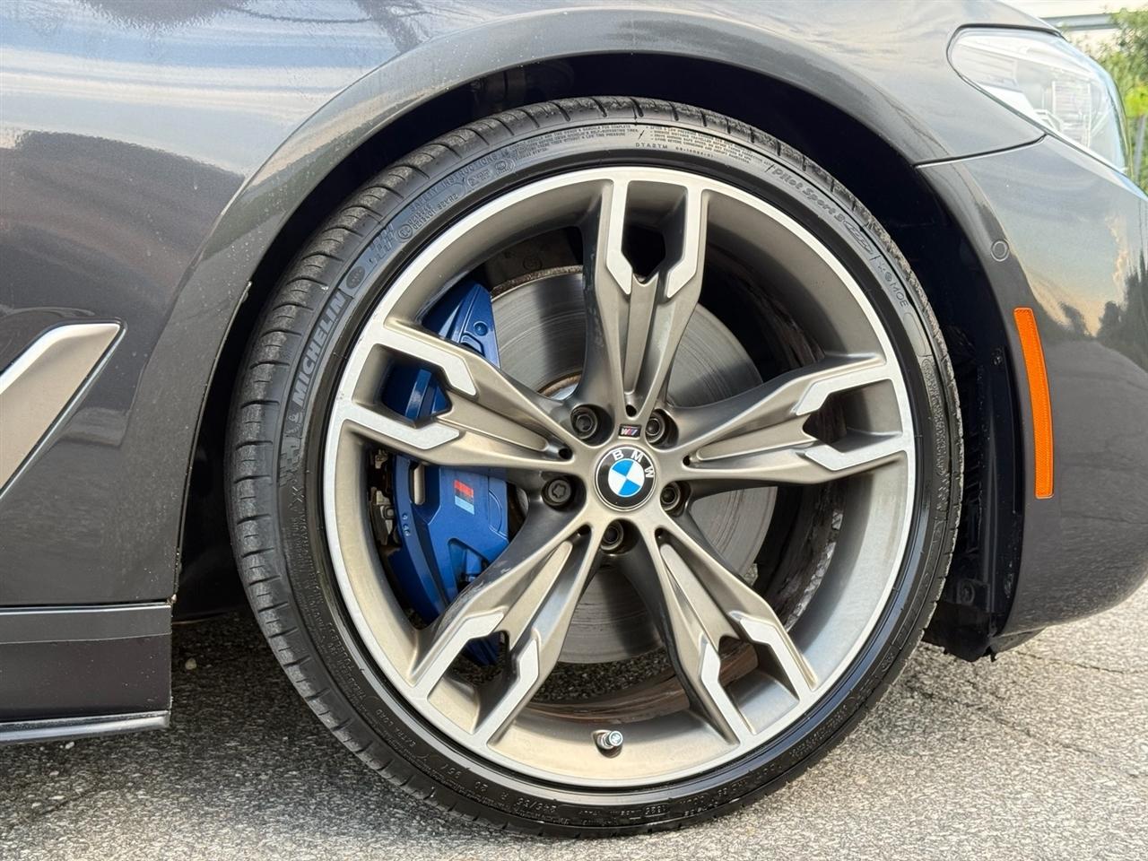 BMW 5 Series M550i xDrive Sedan 2020