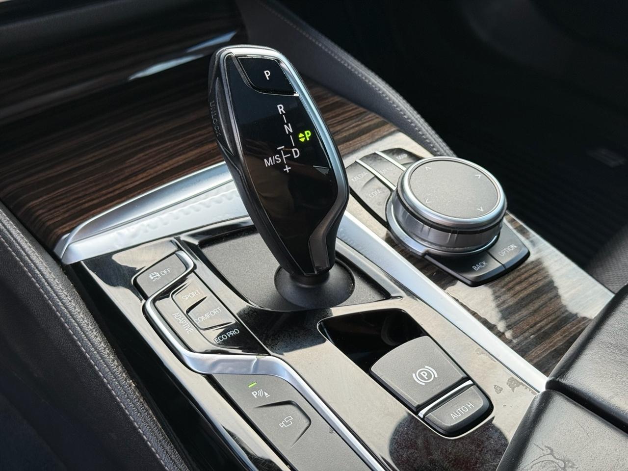 BMW 5 Series M550i xDrive Sedan 2020
