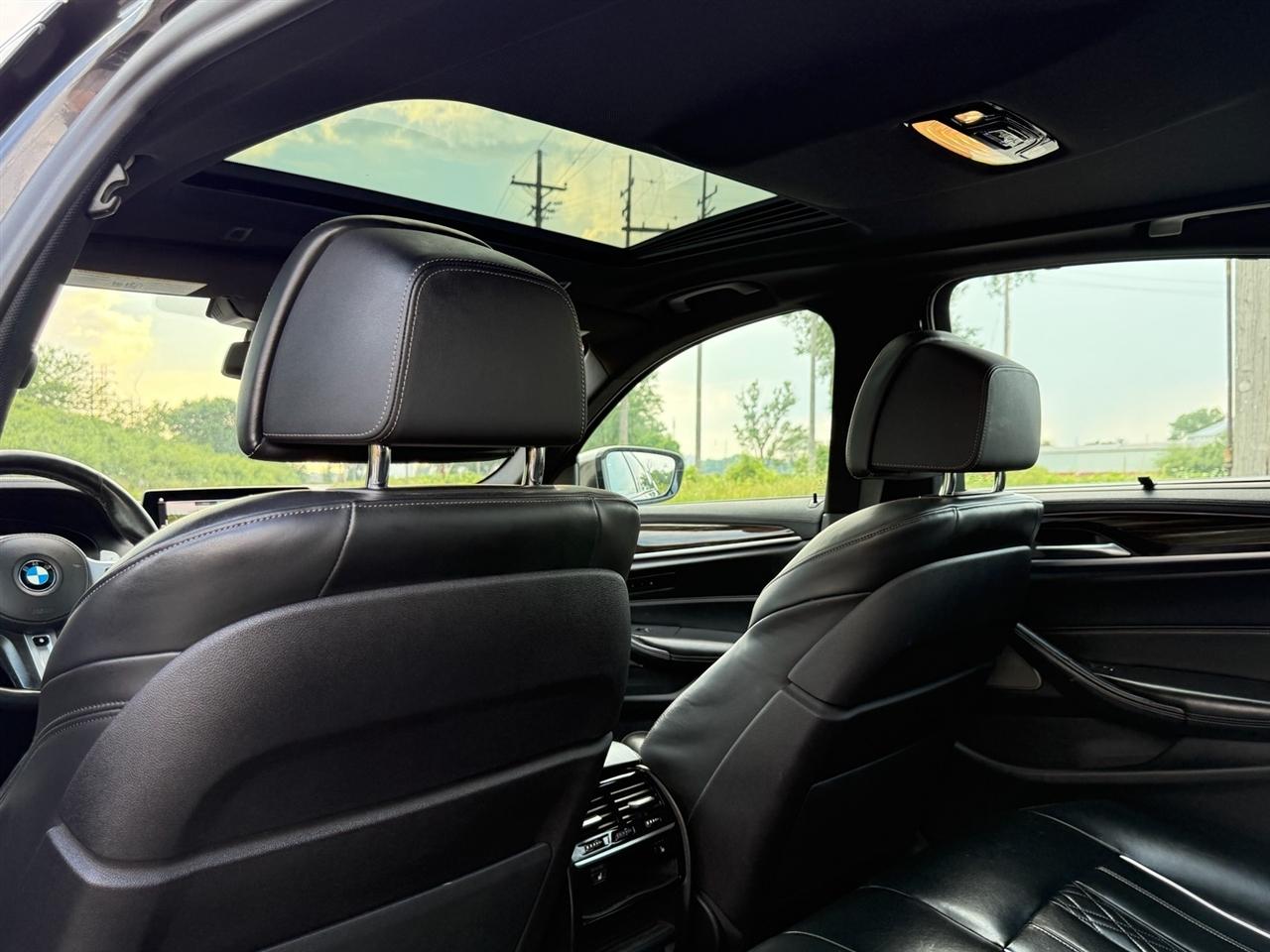 BMW 5 Series M550i xDrive Sedan 2020