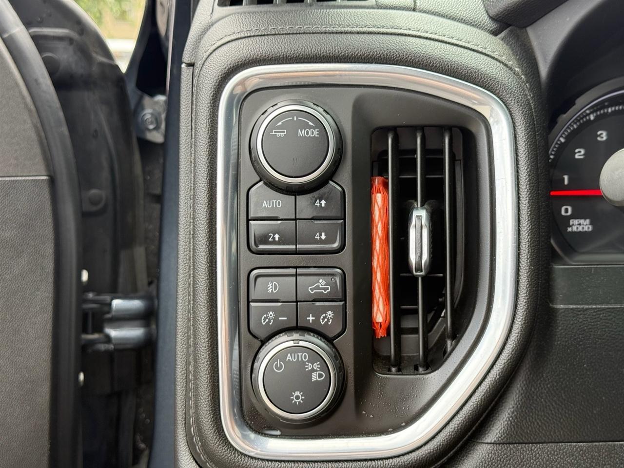 Chevrolet Silverado 1500 4WD Crew Cab 147" LT Trail Boss 2021