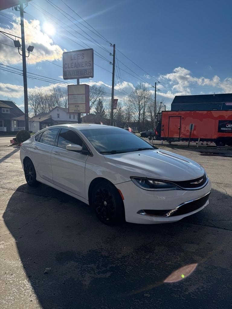 2017 Chrysler 200 Limited Platinum