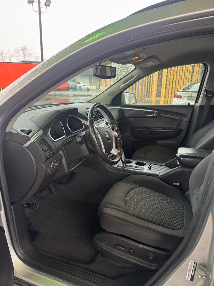 Chevrolet Traverse LT FWD 2012