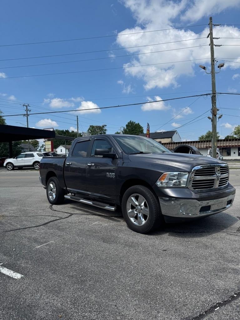 2016 RAM 1500 SLT Crew Cab SWB 4WD