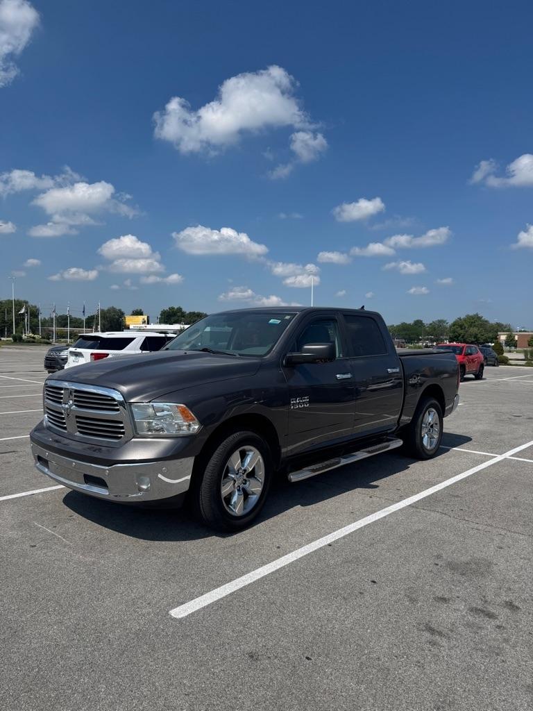 RAM 1500 SLT Crew Cab SWB 4WD 2016