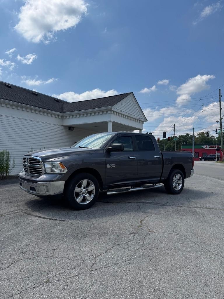 RAM 1500 SLT Crew Cab SWB 4WD 2016