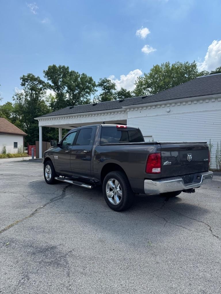 RAM 1500 SLT Crew Cab SWB 4WD 2016