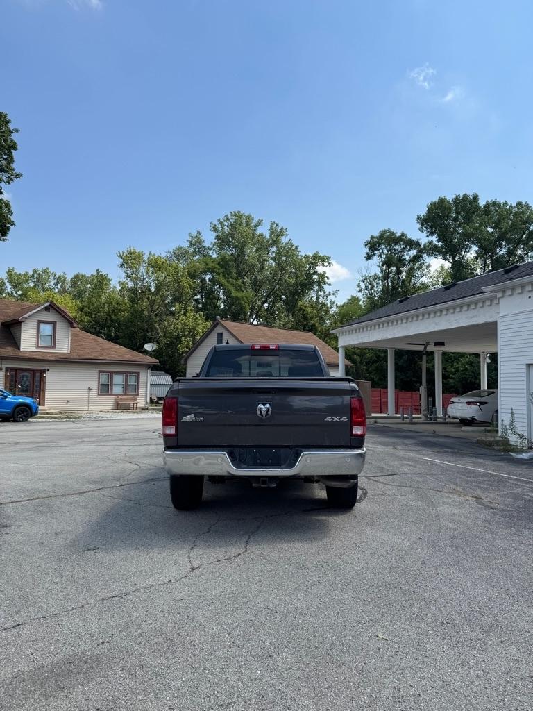 RAM 1500 SLT Crew Cab SWB 4WD 2016