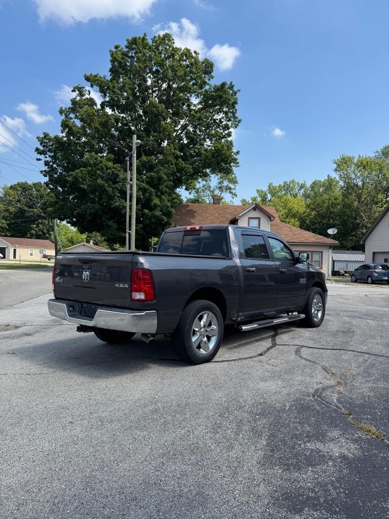 RAM 1500 SLT Crew Cab SWB 4WD 2016