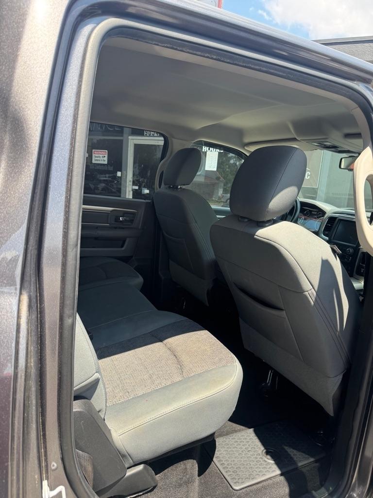 RAM 1500 SLT Crew Cab SWB 4WD 2016