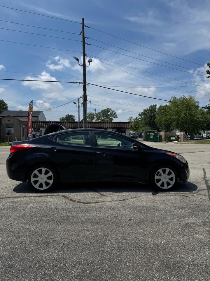 Hyundai Elantra  2012