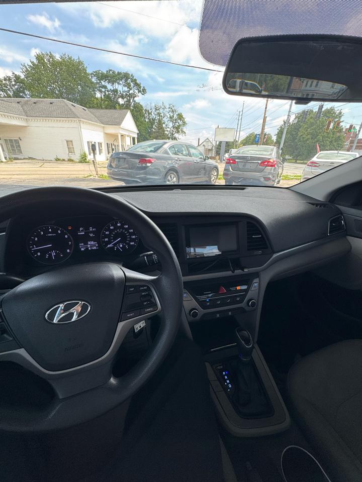 Hyundai Elantra  2017
