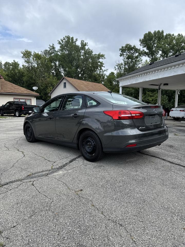 Ford Focus S Sedan 2016
