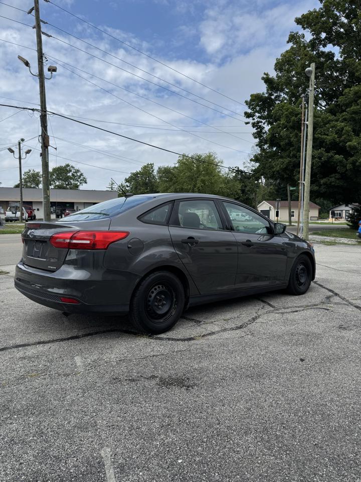 Ford Focus S Sedan 2016