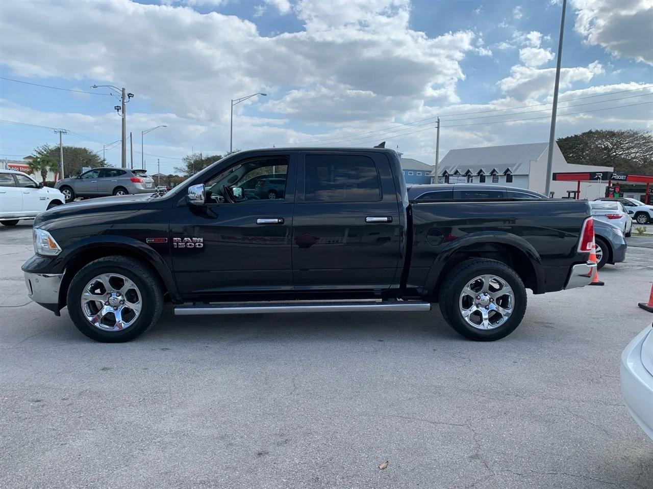 2016 RAM 1500 4WD Crew Cab 140.5" Laramie