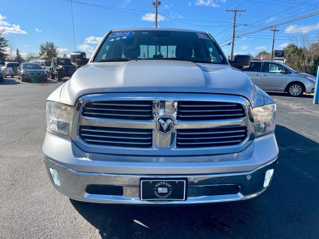 RAM 1500 SLT Quad Cab 4WD 2016