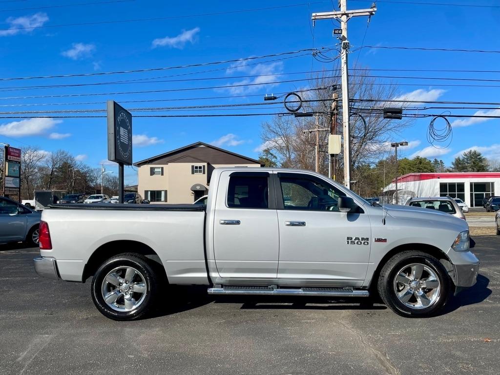 RAM 1500 SLT Quad Cab 4WD 2016