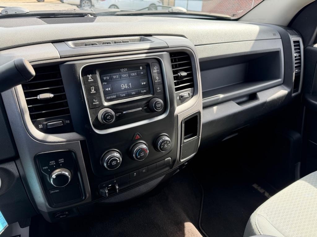 RAM 1500 Tradesman Crew Cab SWB 4WD 2014