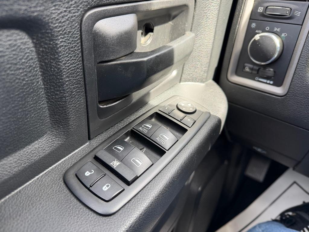 RAM 1500 Tradesman Crew Cab SWB 4WD 2014